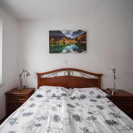 Cozy Nest In The Heart Of Kranjska Gora Apartman Kültér fotó