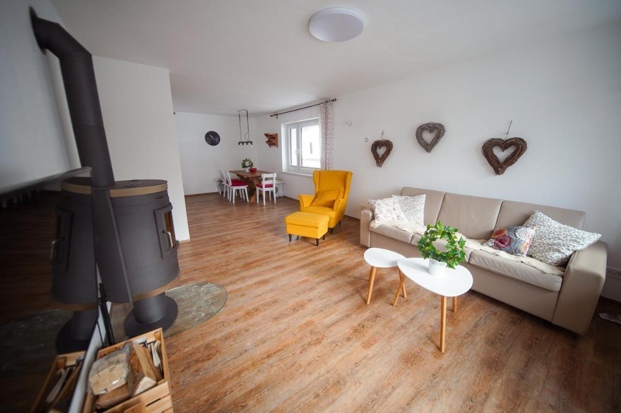 Cozy Nest In The Heart Of Kranjska Gora Apartman Kültér fotó