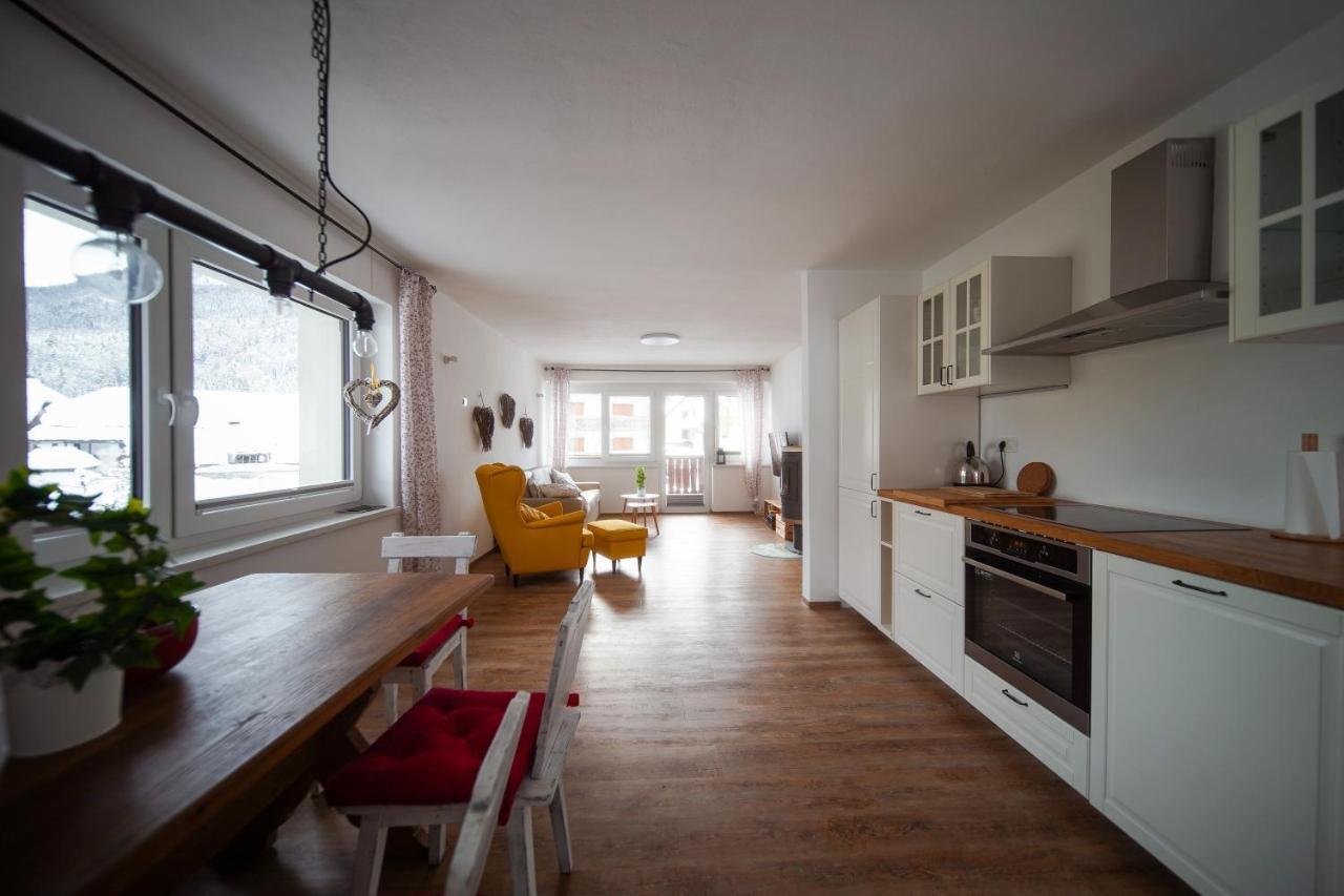 Cozy Nest In The Heart Of Kranjska Gora Apartman Kültér fotó